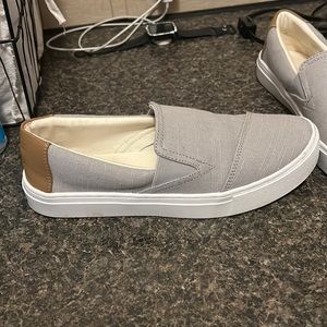 Gray toms in new condition